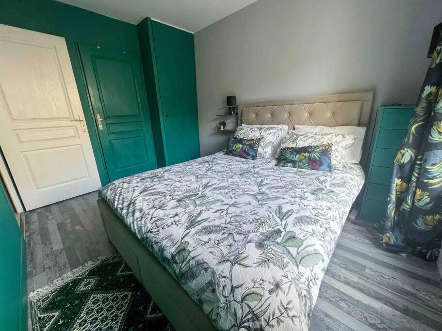 Appart Avec Terrasse Et Parking A 2 Pas De Disney Montevrain Exterior photo