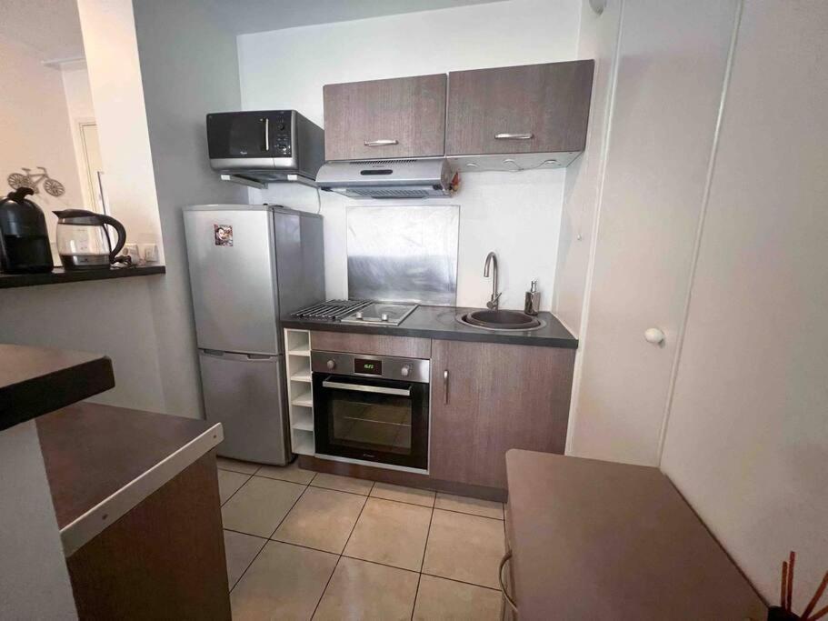 Appart Avec Terrasse Et Parking A 2 Pas De Disney Montevrain Exterior photo